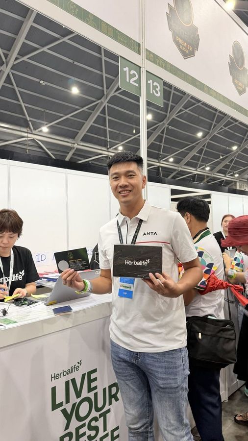 Lê Tiến Bình đi học nước ngoài