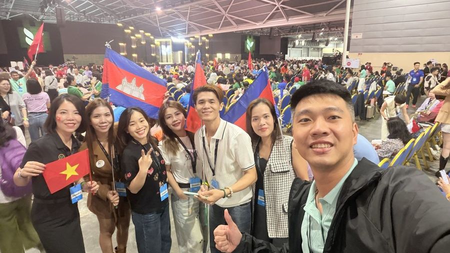 Lê Tiến Bình đi học nước ngoài