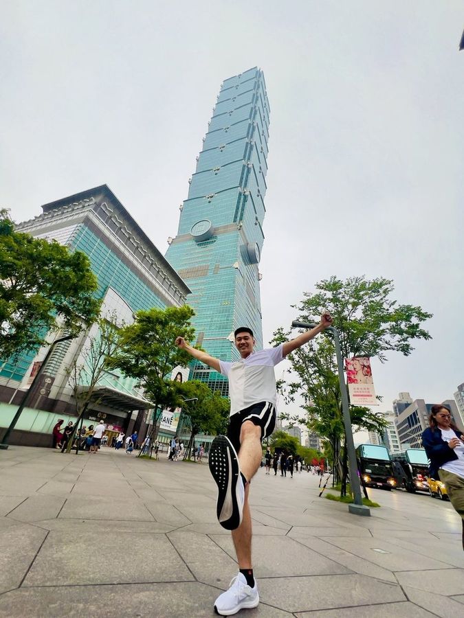 Lê Tiến Bình đi học nước ngoài
