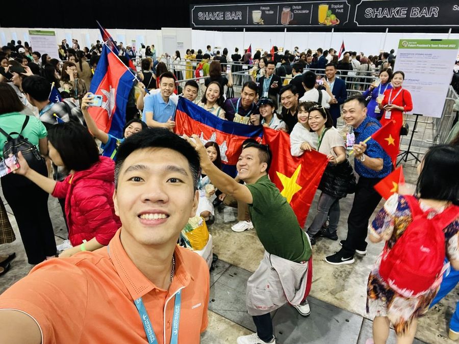 Lê Tiến Bình đi học nước ngoài