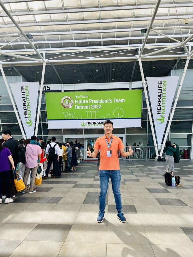 Lê Tiến Bình đi học nước ngoài